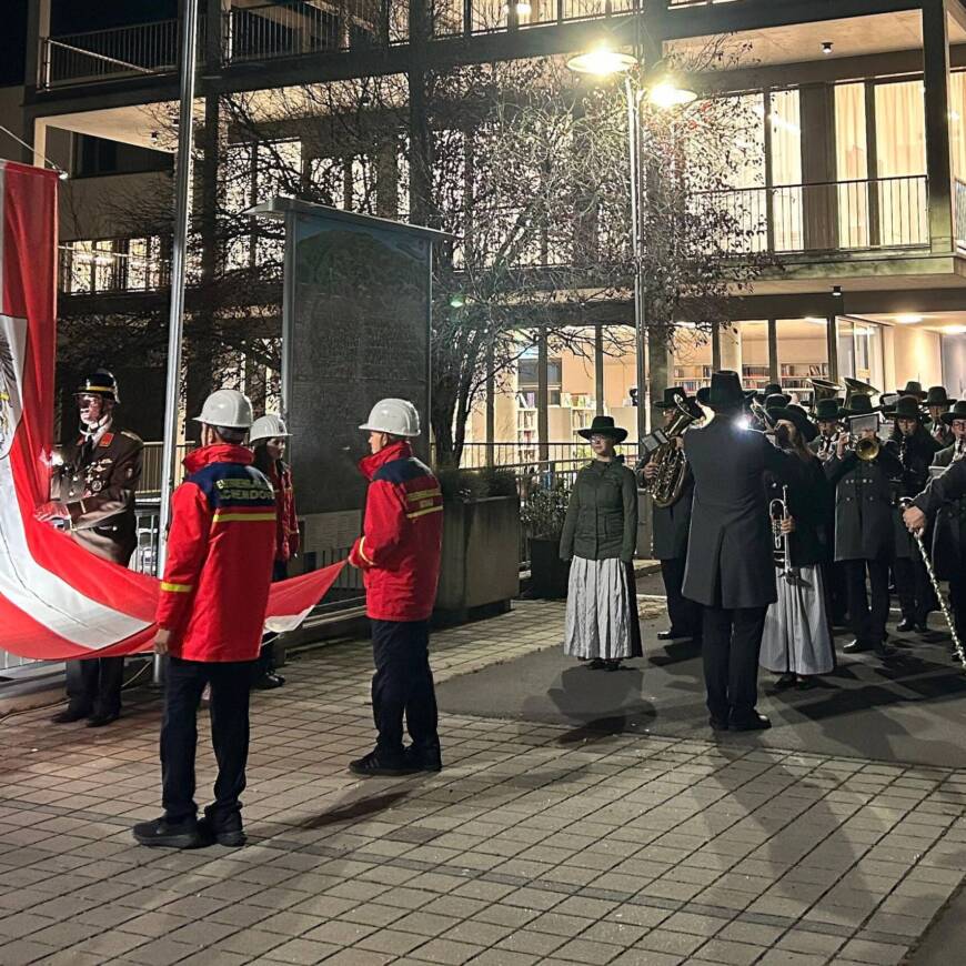 Kirchgang mit Flaggenparade – 25. Oktober 2025 in St. Stefan i. R.